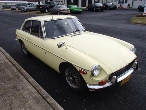 1970 MGB Gt Primrose Yellow