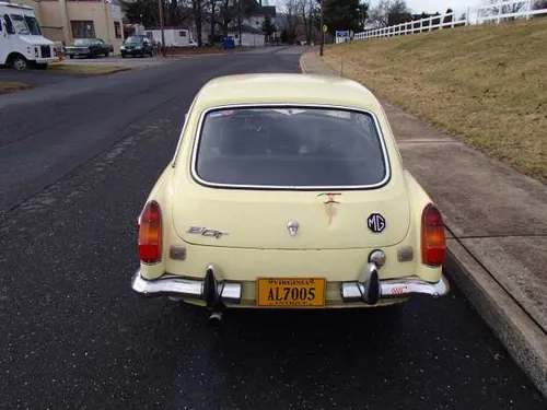 1970 MGB Gt Primrose Yellow