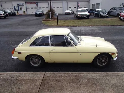 1970 MGB Gt Primrose Yellow