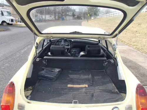 1970 MGB Gt Primrose Yellow