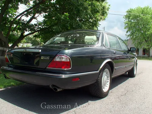 1998 Jaguar XJ8 Vanden Plas