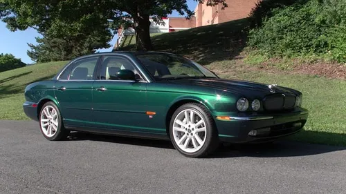 2005 Jaguar XJR