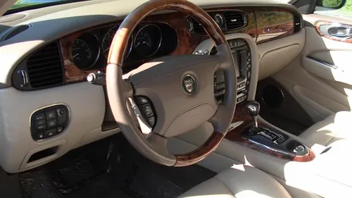 2005 Jaguar XJR